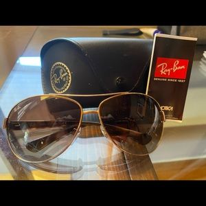 Curved Rayban Aviators gold